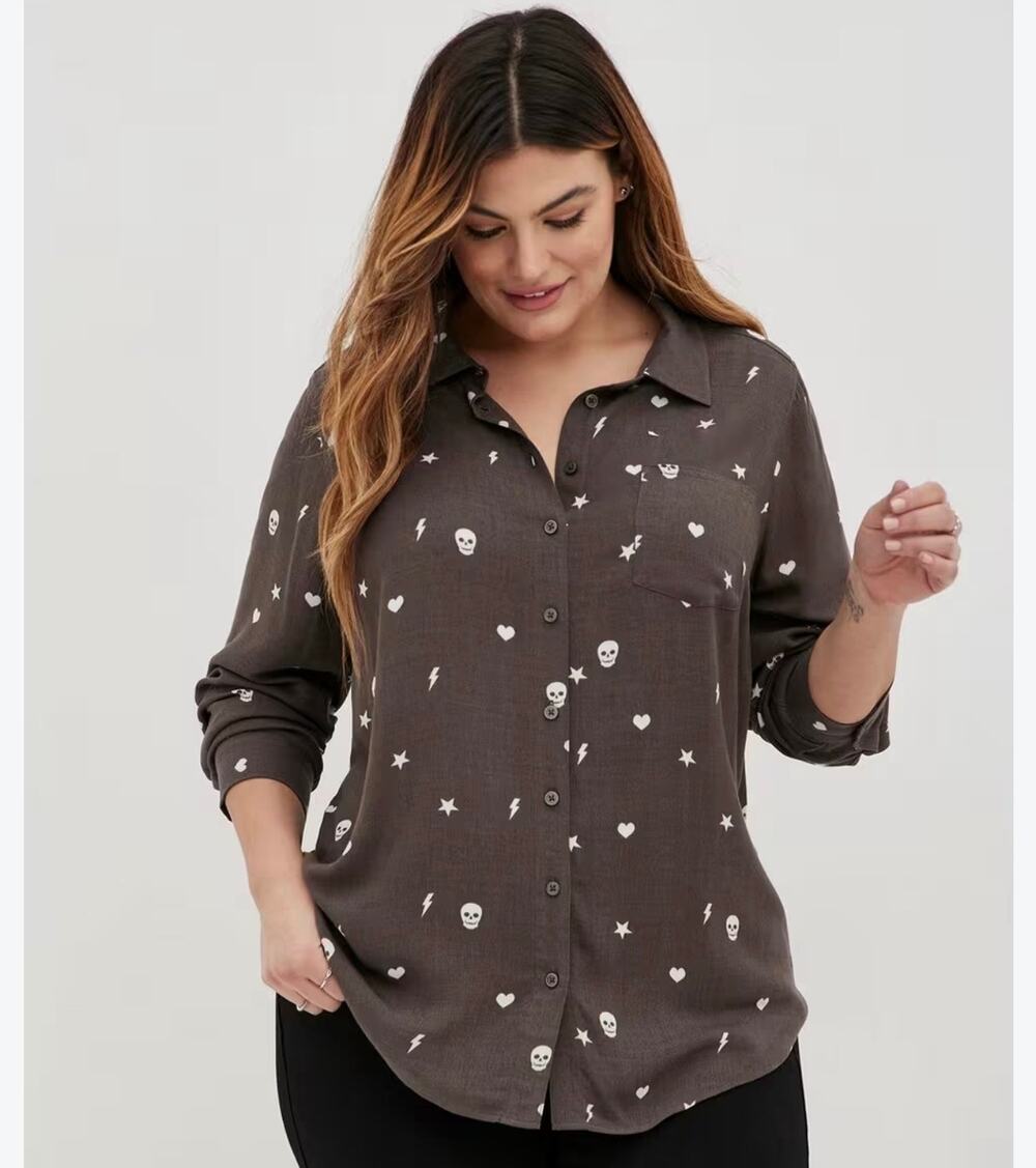 Torrid Gray Lizzie Rayon Crepe Skull Heart Star Button Up Shirt Top Plus Size 4